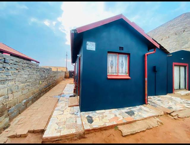 2 BEDROOM HOUSE FOR SALE IN PROTEA GLEN